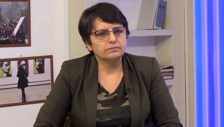 Կարծում ես՝ հասա՞ր տղաների շիրիմներին, չէ, դու սողացիր նրանց ոտքերի տակ. Նիկոլ. Կարին Տոնոյան