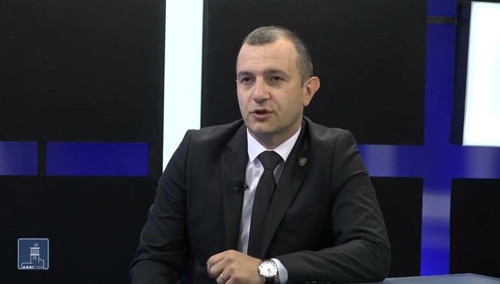 Հետաքրքիր զուգադիպությամբ Հայաստանում պաշտոնի նշանակված անձինք բնակարանի եւ ավտոմեքենայի տեր են դառնում․ «Ժողովուրդ»