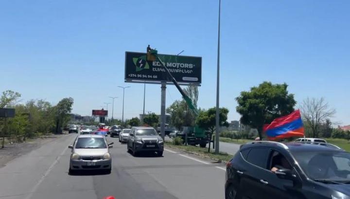 Շարժման անդամների մեքենաներում և հեռախոսներում գաղտնալսող սարքեր են տեղադրում․ «Հրապարակ»