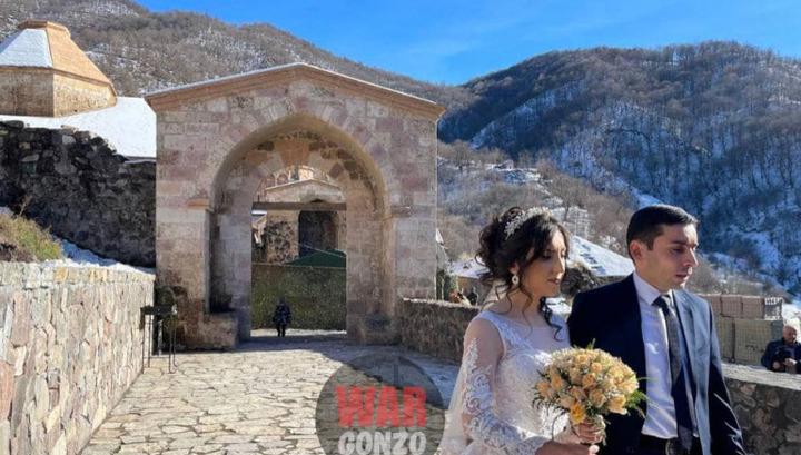 Ռուս խաղաղապահների աջակցությամբ, Դադիվանքում պսակադրություն է կայացել