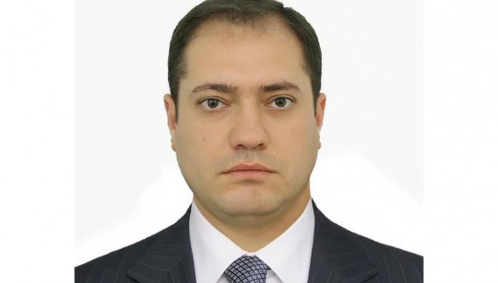 Վստահորդս 2 ժամ է՝ ոստիկանությունում է, թույլ չեն տալիս մտնեմ. փաստաբան․ Hraparak