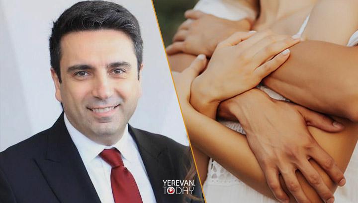 Բացի Ալեն Սիմոնյանից, էլի մարդու են հետևից գրկել