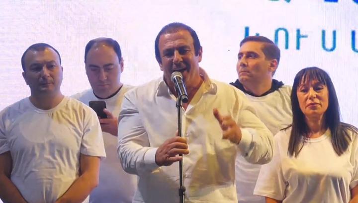 Գագիկ Ծառուկյանին հանրահավաքից 30 րոպե առաջ հրավիրել են ԱԱԾ