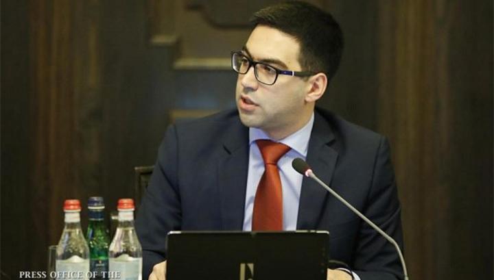 Մեր սև սիրտ, ձեր Հարկատուի օր. «Փաստ»