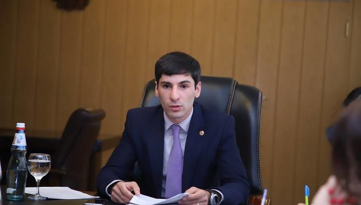 Արարատի մարզպետը զբաղված է մարզում բանսարկություններ ու զրպարտանքներ տարածելով․ Ավշարի համայնքապետ