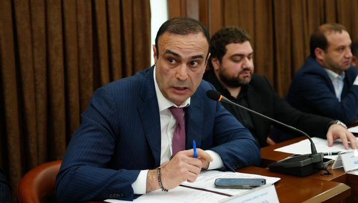 Կամսար Բաբինյանը հայտարարագրել է 3 բնակարան եւ 1 ավտոտնակ․ «ժողովուրդ»