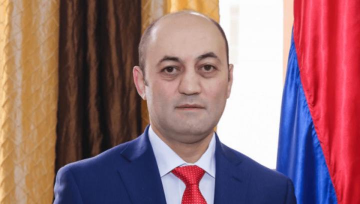 Պարտքերով ապրող, որպես քաղհալածյալ ՀՀ-ից ԱՄՆ գնացած տաքսու վարորդը. «Ժողովուրդ»