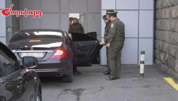 Ովքե՞ր են այս պահին «ԿԳԲ»-ի պադվալում գտնվող պաշտոնյաները. Armlur.am