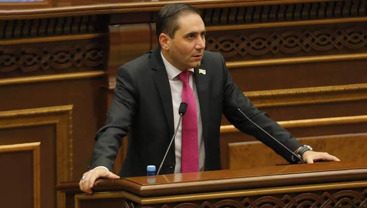 Կառավարությունում արթուն մարդ կա՞․ Արման Աբովյան