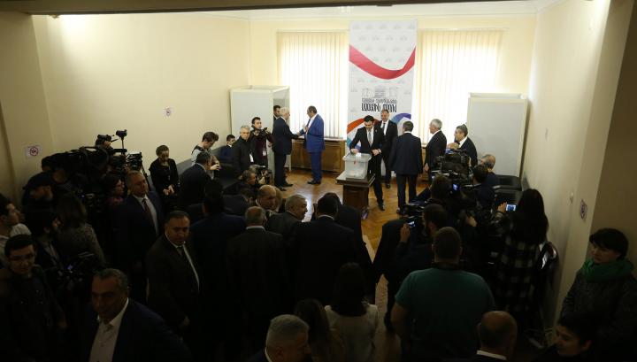 ՀՀ նախագահի ընտրությունը՝ լուսանկարներով