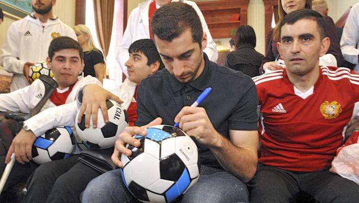 Հենրիխ Մխիթարյանը ավտոմեքենան նվիրաբերել է վիրավոր և հաշմանդամ զինծառայողների վերականգնողական կենտրոնին. Լուսանկարներ