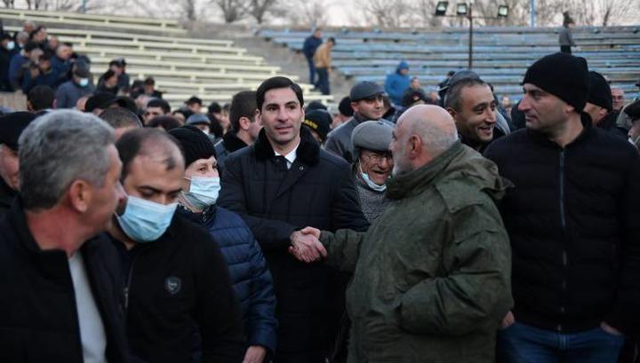 Երկու հավաք՝ մեկ օրում. «Հրապարակ»