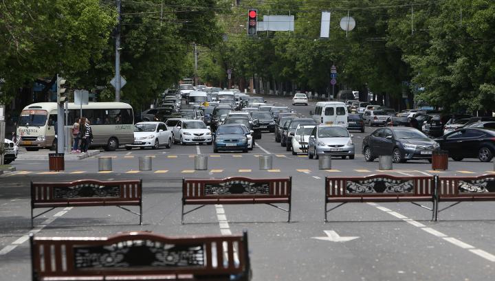 Քաղաքապետարանը դժգոհում է, որ ցուցարարներն աղբամանները նպատակային չեն օգտագործում