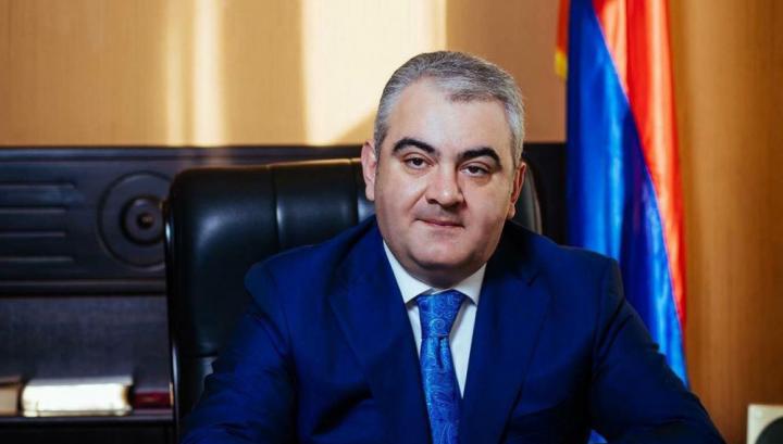 Արման Սահակյանն աշխատանքից ազատման դիմում է գրել