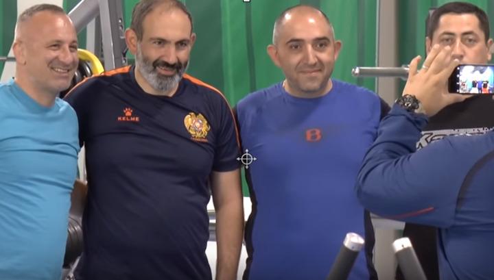 Վարչապետի աշխատավարձի չափը, կոստյումի և ժամացույցի գինը