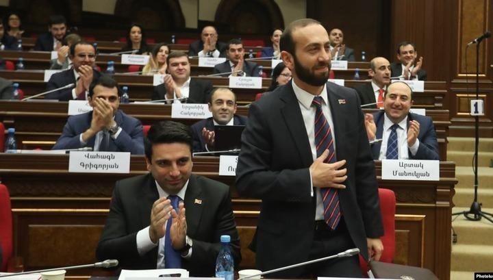 Ալեն Սիմոնյանը փախել էր, Արարատ Միրզոյանը՝ նեղացել. հետաքրքիր մանրամասներ. 24news.am