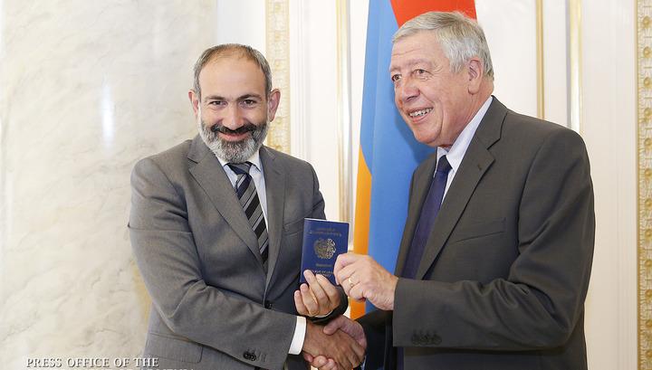 Ֆրանսուա Ռոշբլուանը ՀՀ քաղաքացի դարձավ