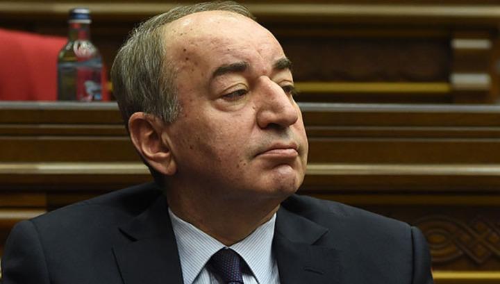 Ռոբերտ Նազարյանը հեռացավ, Արտակ Շաբոյանը դեռ պաշտոնավարում է. «Հրապարակ»