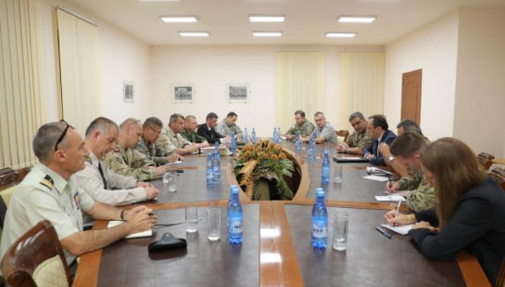 Ռազմական կցորդներին ներկայացվել է հայ-ադրբեջանական սահմանին տիրող իրադրությունը