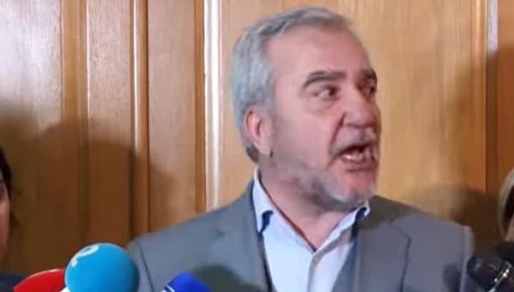 Պատերազմի թեժ օրերին Անդրանիկ Քոչարյանն ու Արամ Բաղդասարյանը ՌՈ մեքենաներով բարձված խոզերի համար կեր են տարել Արցախ․ Դեժավյու