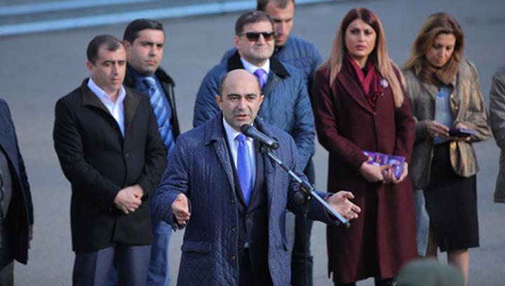 Էդմոնը Նիկոլից չստացավ Արմանի «գլուխը»․ 7or.am