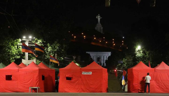 Լծվել են «վրանների թեման» շահարկելու գործին. «Փաստ»