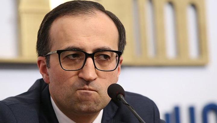 Թորոսյանը հիմա ամեն ինչ անում է, որ դուր գա ԱՀԿ-ի բարձր ղեկավարությանը. «Ժողովուրդ»