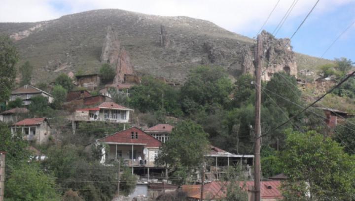 Գյուղը թերակղզու է նմանվել․ Խոզնավարում երեք կողմից ադրբեջանցիներն են․ նախկին համայնքապետ․ Tert.am