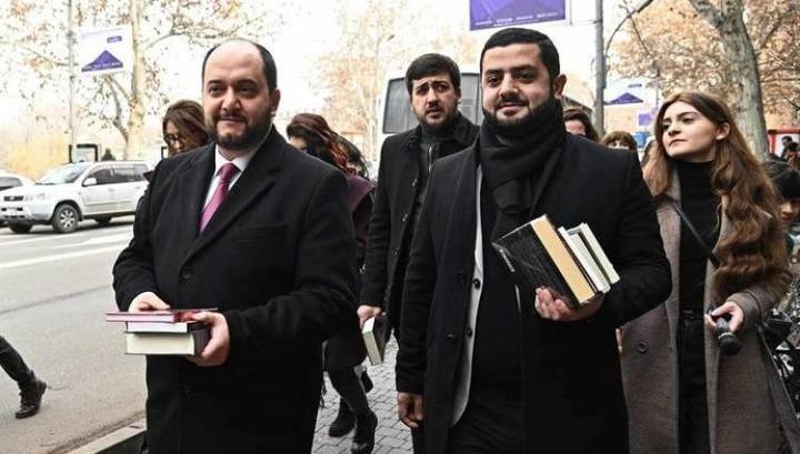 Կրքեր Սյունիքում. Ամեն մեկն ուզում է «վերևներում» ցույց տալ, որ «ռուլիտ անողն» ինքն է. «Հրապարակ»