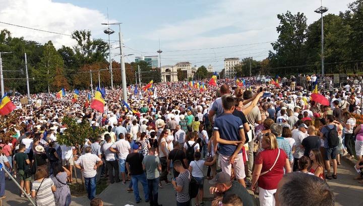 Մոլդովայում հազարավոր ցուցարարներ պահանջում են կառավարության հրաժարականը