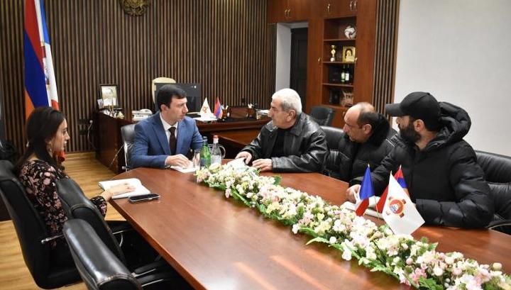 ՔՊ-ականները կրկին մարդամոտ են դարձել․ «Հրապարակ»