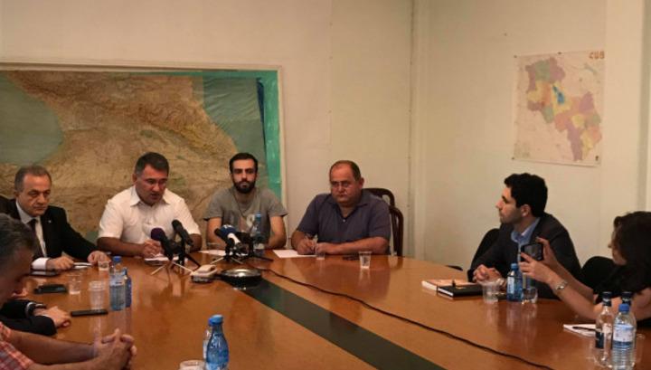 Ավագանու ընտրություններին մասնակից ուժերը հանդիպել են