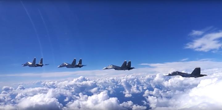 Ռուսական ինքնաթիռներն ավիառումբեր են նետում․ տեսանյութ