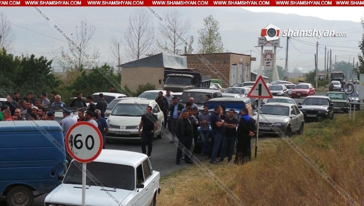 Արամուսցիները պահանջում են 16 տարվա գյուղապետի հրաժարականը․ Shamshyan.com