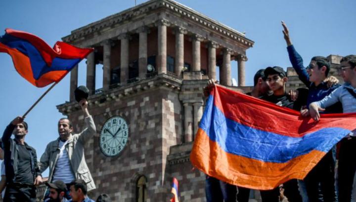 Ավելորդ տոմս չունե՞ք, հպարտ քաղաքացիներ․ «Հայոց աշխարհ»