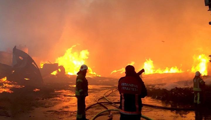 Ստամբուլում այրվում է միանգամից 3 գործարան. լուսանկարներ