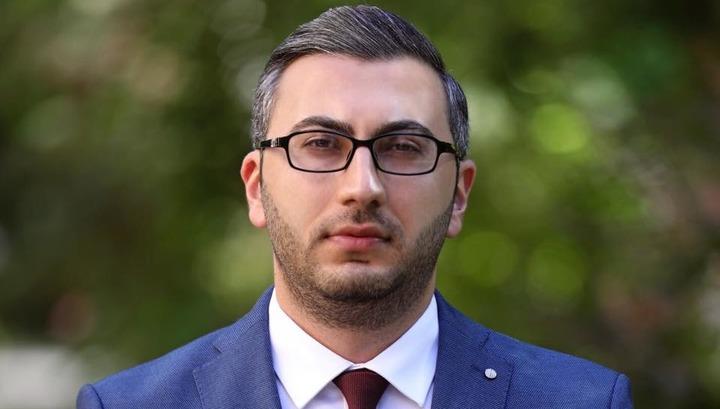 Խոսնակները հեռանում են