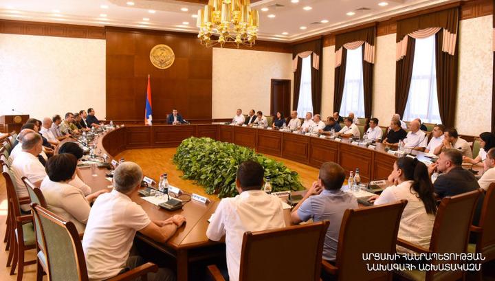 Արցախում ոստիկանությունը ներքին անվտանգությունն ապահովելու փոխարեն զբաղված է Հարությունյանի անձնական պաշտպանությամբ․ «Փաստ»