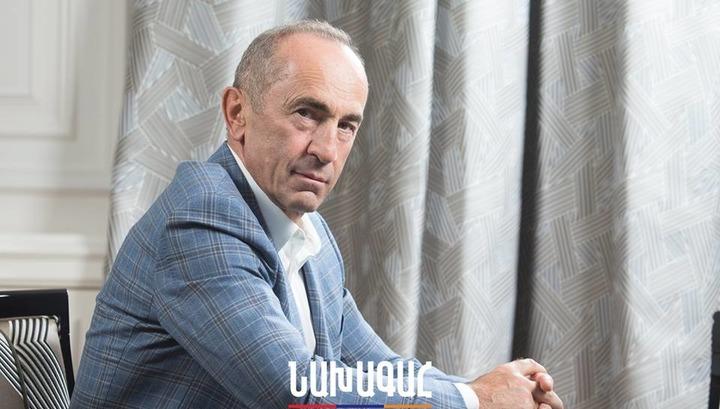 Հետաքրքիր երևույթ՝ Ռոբերտ Քոչարյանի ֆեյսբուքյան էջում․ «Հրապարակ»