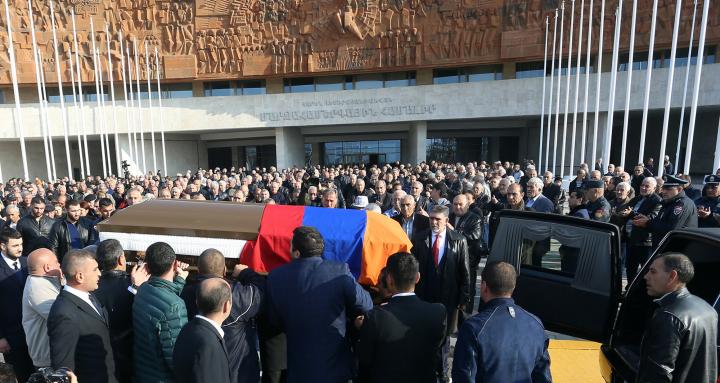 Երևանը վերջին հրաժեշտը տվեց Յուրի Վարդանյանին