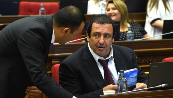 Սպասում են Ծառուկյանի որոշմանը․ «Ժողովուրդ»