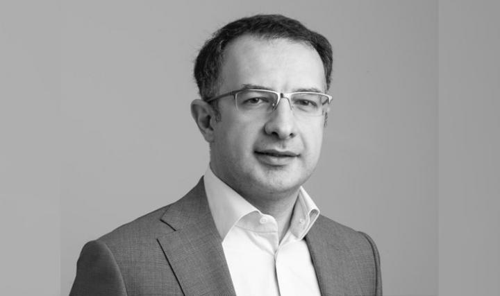 Մի պախկվեք ժողովրդի հետևը. Արեն Ապիկյան