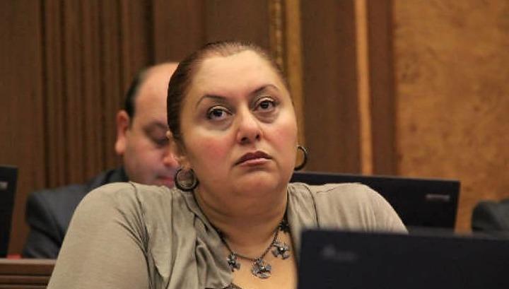 Ուզում եմ՝ մեր աչքերին նայես և պատասխան տաս. Շուշան Պետրոսյանը՝ Միքայելյանին