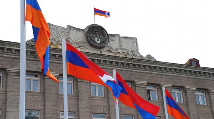 Արցախի Սահմանադրության և Անկախության հանրաքվեի օրն է