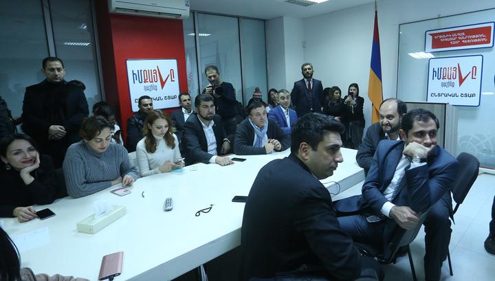 «Իմ քայլ»-ում հարաբերությունները թշնամական են. «Իրատես»