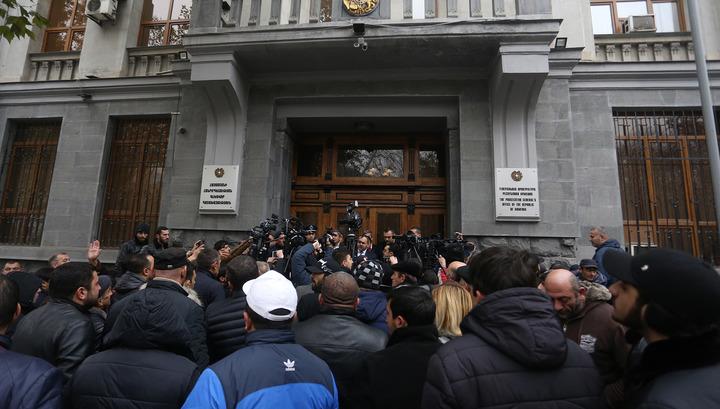 Մեր քանդված բաբելոնյան աշտարակը․ «Հայոց աշխարհ»