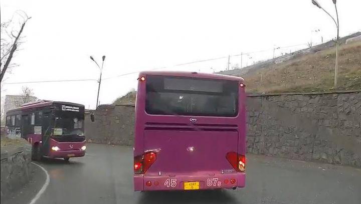 Ավտոբուսի օրինազանց վարորդն ազատվել է աշխատանքից