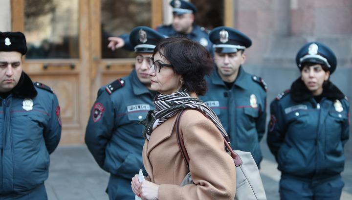 Բողոքողները ոտքի տակ են ընկնում ու խանգարում վայելել կյանքը․ «Հայոց աշխարհ»