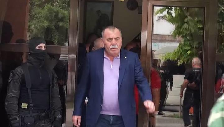 Պոպուլիզմի տակ մնացին․ «Հրապարակ»