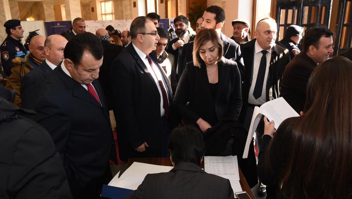 Ծանր է պատգամավորի «փարաջան». «Առավոտ»